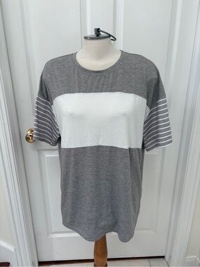 Grey & White Short Sleeve Colorblock Tee ladies XL